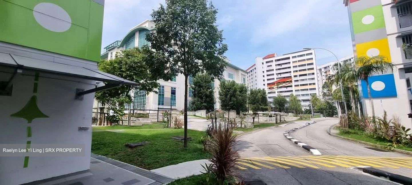 Tampines Street 44 (D18), Shop House #578502451